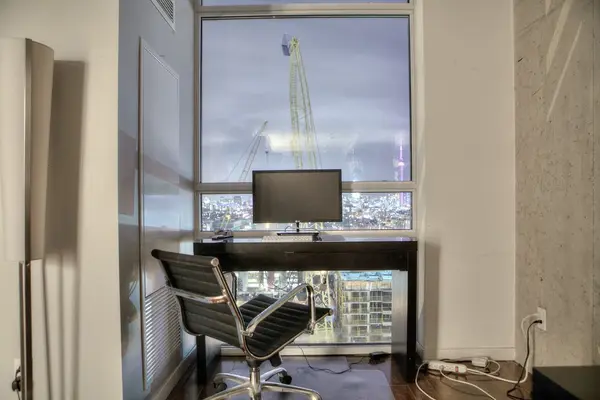 150 Sudbury ST #1806, Toronto C01, ON M6J 3S8