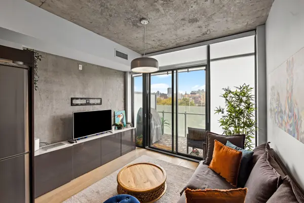 25 Stafford ST #613, Toronto C01, ON M5V 0G3