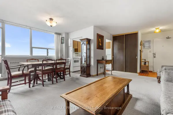 180 Markham RD #1704, Toronto E08, ON M1M 2Z9