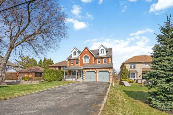 467 Oakwood DR, Pickering, ON L1W 2M8
