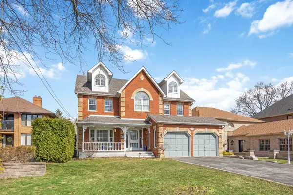 467 Oakwood DR, Pickering, ON L1W 2M8