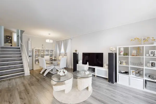 46 Budworth DR, Toronto E10, ON M1E 3H9