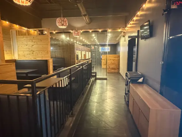 155 Wellington ST E, Aurora, ON L4G 1J4