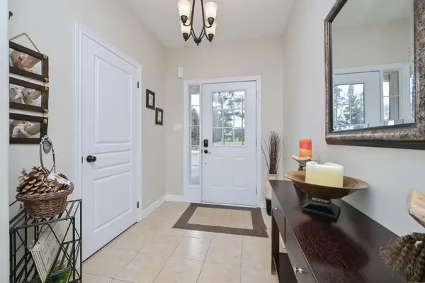 10 Fisher DR, Adjala-tosorontio, ON L0M 1J0