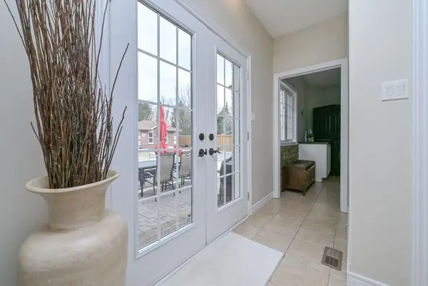 10 Fisher DR, Adjala-tosorontio, ON L0M 1J0