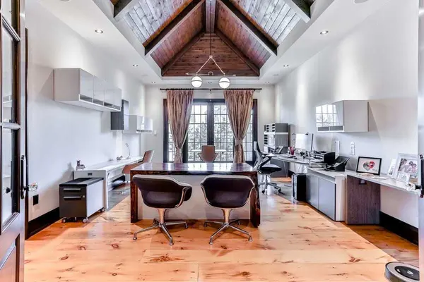 66 Scotch Valley DR, King, ON L7B 1L9