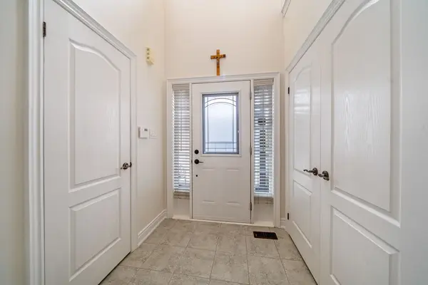 318 Miller Park AVE, Bradford West Gwillimbury, ON L3Z 0X8