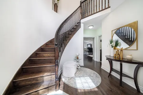 318 Miller Park AVE, Bradford West Gwillimbury, ON L3Z 0X8