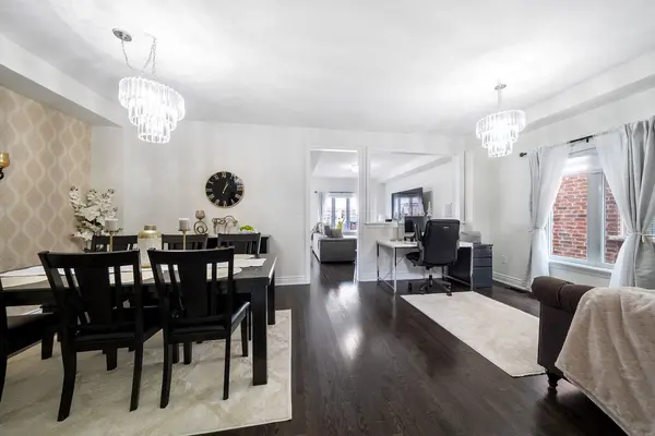 318 Miller Park AVE, Bradford West Gwillimbury, ON L3Z 0X8