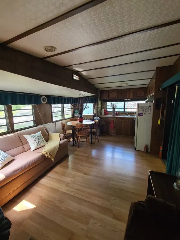 105 Horseshoe CIR, Georgina, ON L0E 1N0