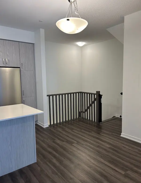 39 Honeycrisp CRES #93, Vaughan, ON L4K 0N6