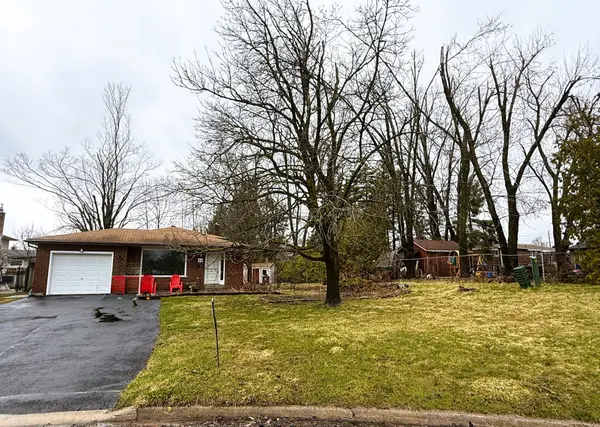 44 Belcourt AVE, Barrie, ON L4M 4E4