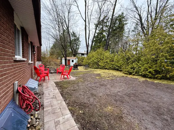 44 Belcourt AVE, Barrie, ON L4M 4E4