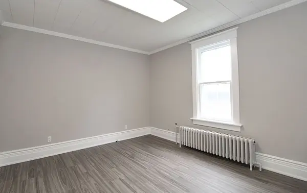 69 King ST W #Main- Back, Caledon, ON L7E 1A2