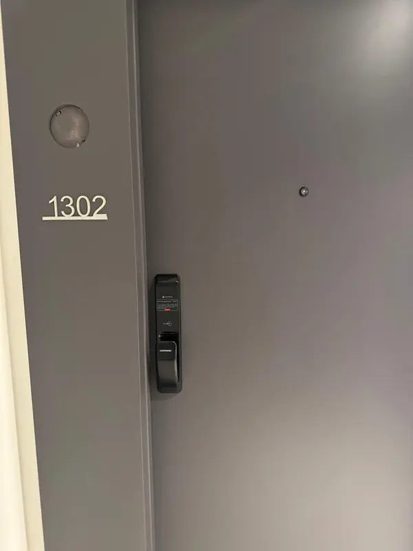 2075 Lakeshore RD #1302, Burlington, ON L7R 0H3