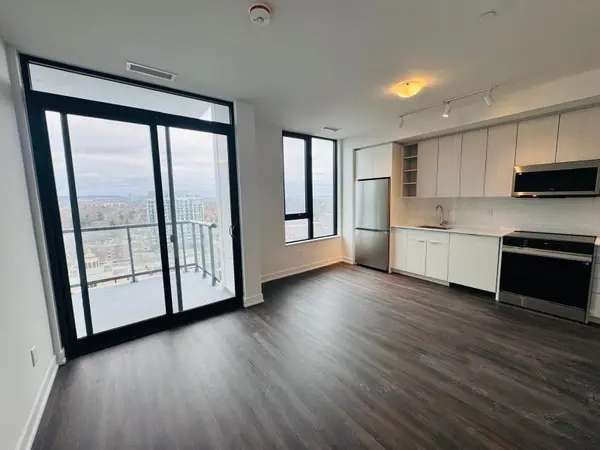 2075 Lakeshore RD #1302, Burlington, ON L7R 0H3