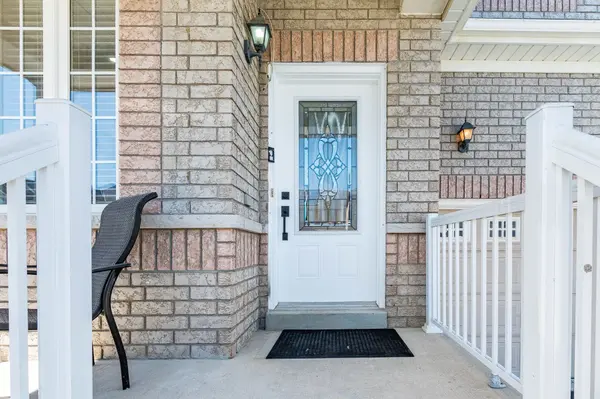 4 Callalily RD, Brampton, ON L7A 0M1