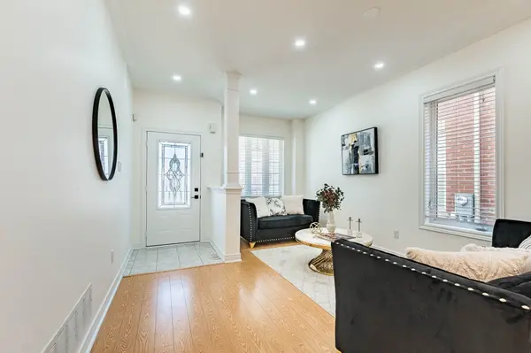 4 Callalily RD, Brampton, ON L7A 0M1