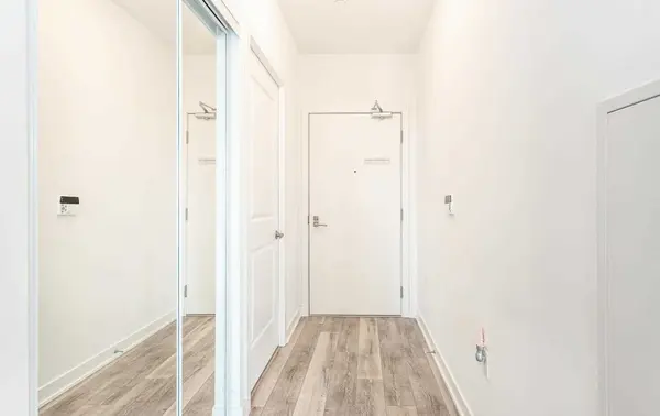 4699 Glen Erin DR #909, Mississauga, ON L6M 2E5