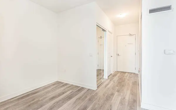 4699 Glen Erin DR #909, Mississauga, ON L6M 2E5