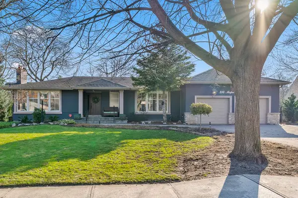 214 MAPLE GROVE DR, Oakville, ON L6J 4V3