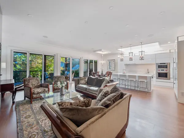 36 Anderson ST, Oakville, ON L6K 1A5