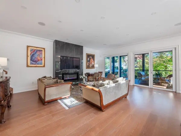 36 Anderson ST, Oakville, ON L6K 1A5