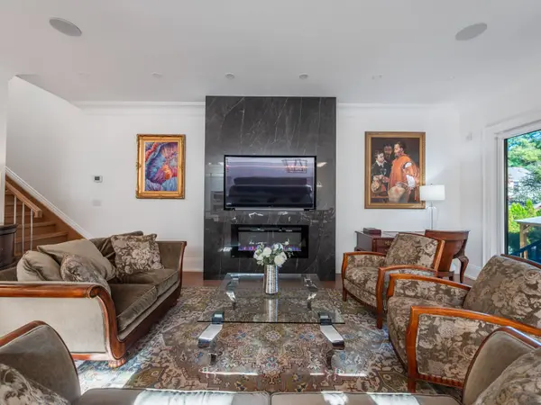 36 Anderson ST, Oakville, ON L6K 1A5