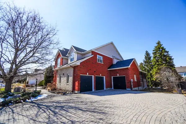 13 Beechgrove GDNS, Stittsville - Munster - Richmond, ON K2S 1W5