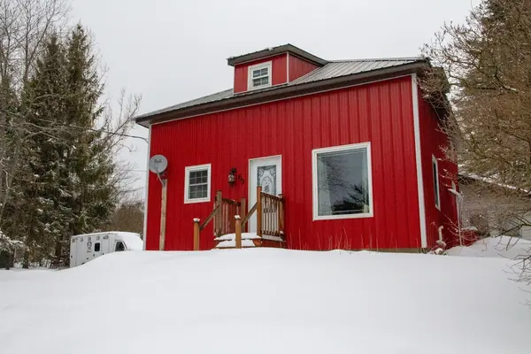 69 Bridge ST, Addington Highlands, ON K0H 1L0