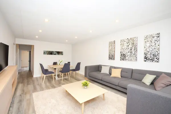 33 Shadyside AVE, Hamilton, ON L8V 3E2