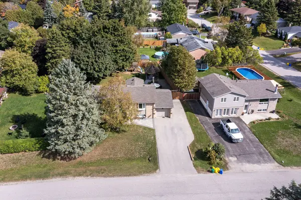 3 Currie RD, Erin, ON N0B 1Z0