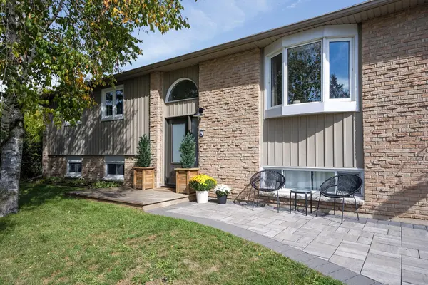 3 Currie RD, Erin, ON N0B 1Z0