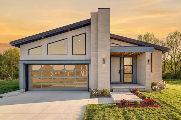 4228 Fallingbrook RD, London South, ON N6P 0H8