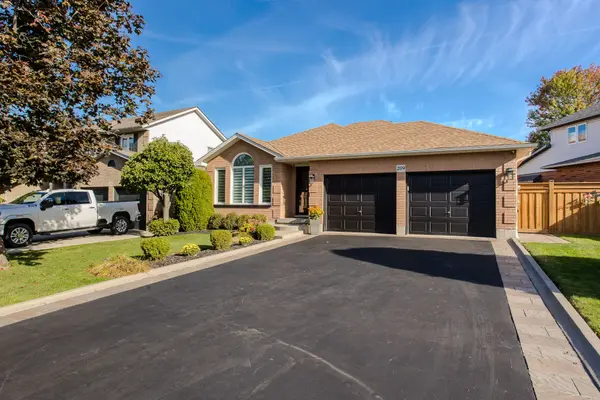 209 Portage LN, Hamilton, ON L0R 1W0