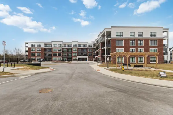 1975 Fountain Grass DR #105, London South, ON N6K 0M3