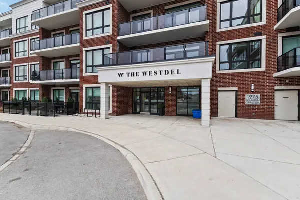 1975 Fountain Grass DR #105, London South, ON N6K 0M3