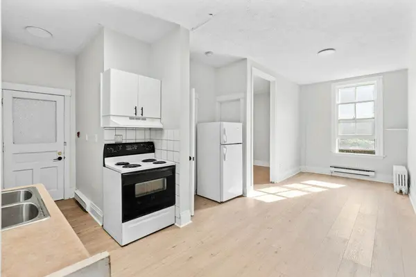 67 Ontario AVE, Hamilton, ON L8N 2X1