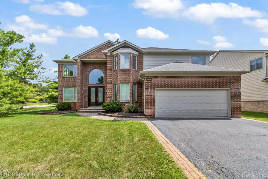 2115 ALDWIN DR, West Bloomfield Charter Township, MI 48324