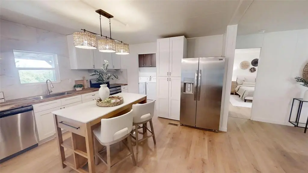 902 Pecos River Drive, Granbury, TX 76048