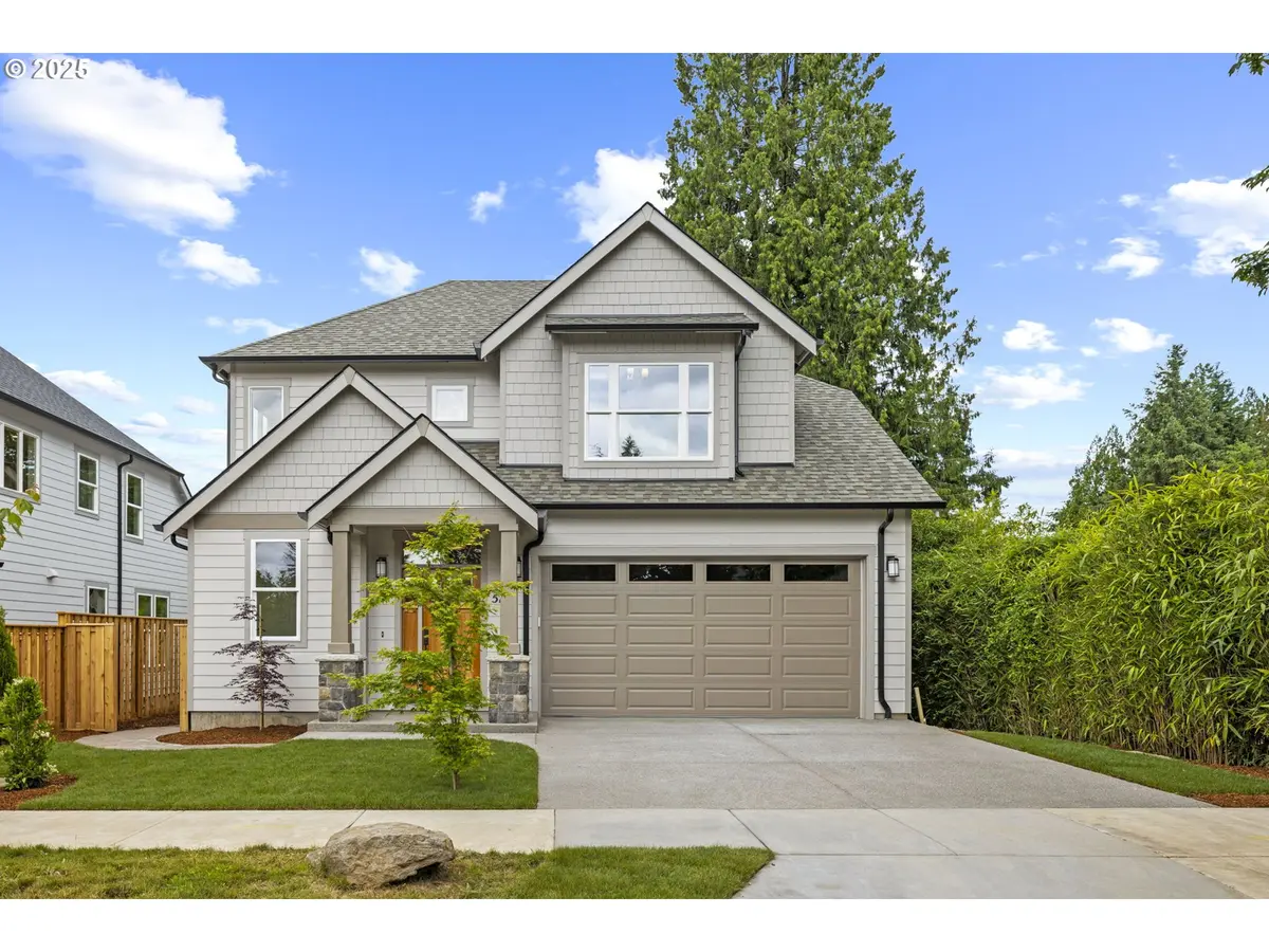 5133 SE MULLAN ST, Milwaukie, OR 97222