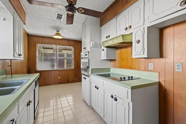 905 Seymore Circle, Denison, TX 75020