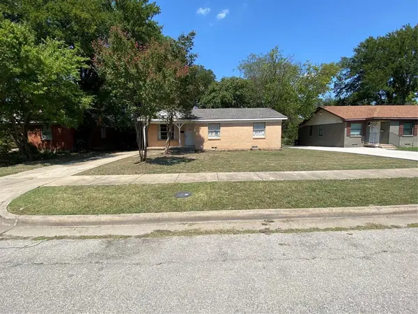 1325 Woodcrest Drive, Mesquite, TX 75149
