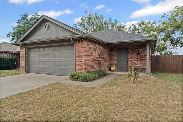 409 Grayson Court, Joshua, TX 76058
