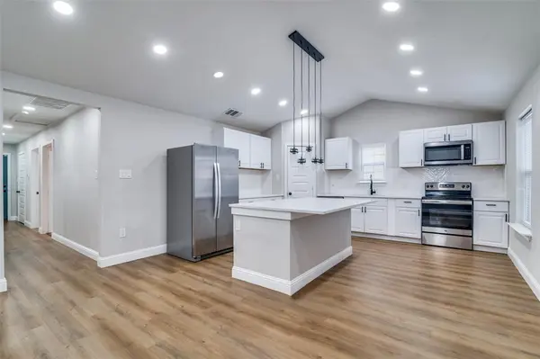 352 E Page Avenue, Dallas, TX 75203