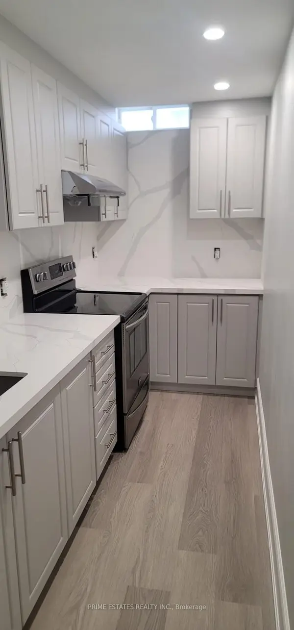 28 Drexel RD S #B, Brampton, ON L6P 3S4