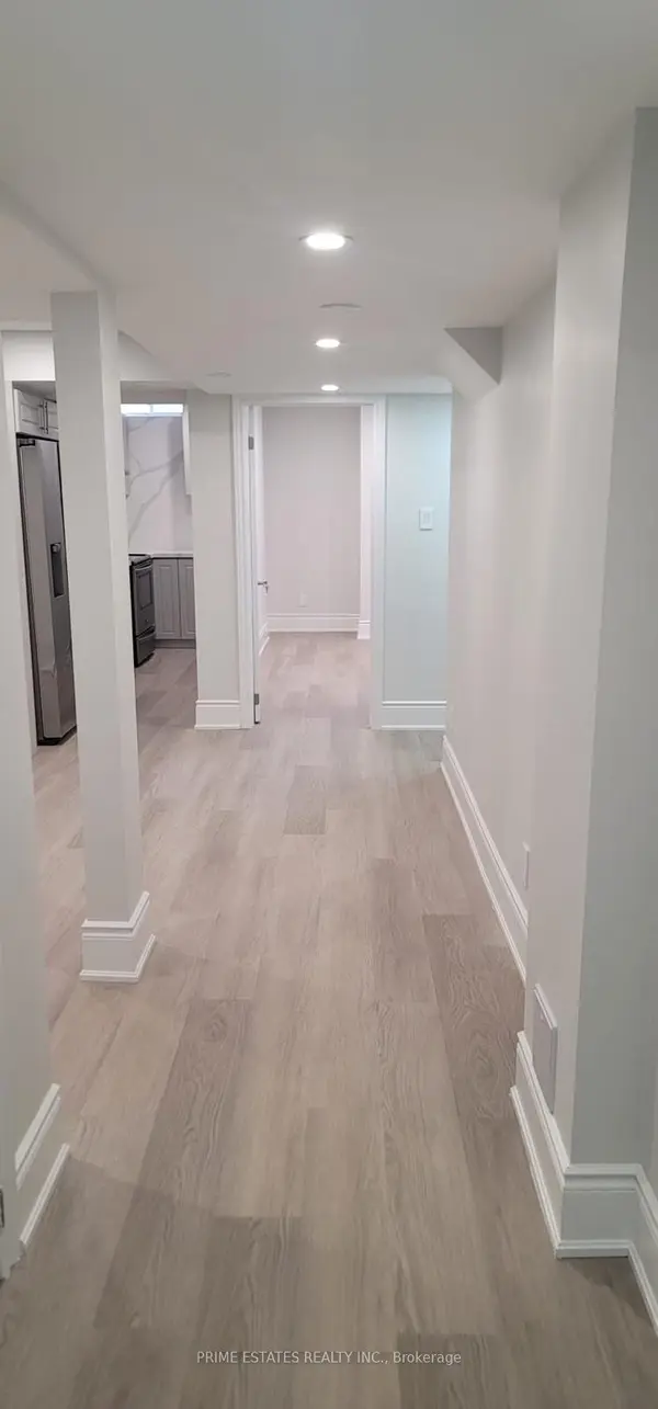 28 Drexel RD S #B, Brampton, ON L6P 3S4