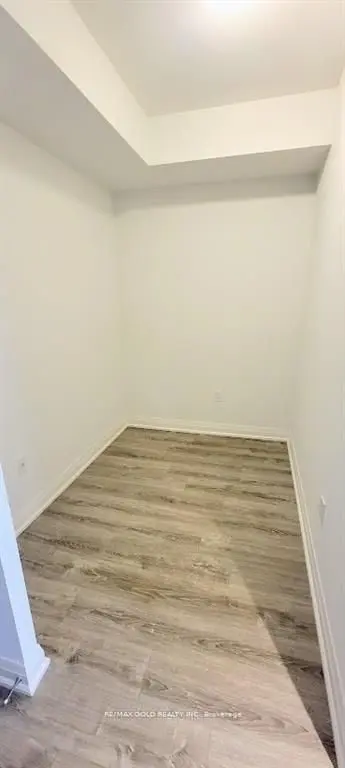 10 Gibbs RD #1011, Toronto W08, ON M9B 0E2