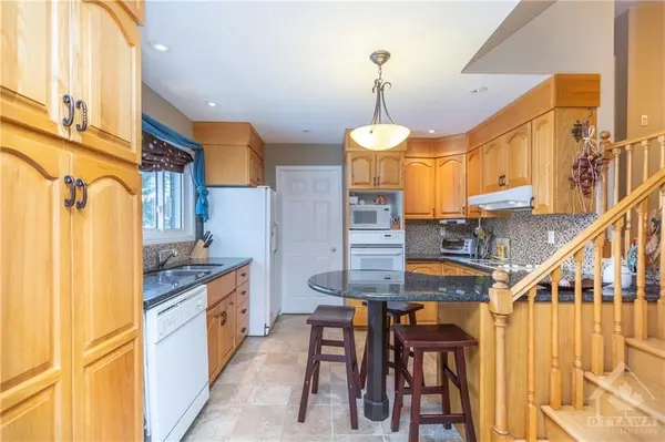 1436 Boyer RD, Orleans - Convent Glen And Area, ON K1C 1R1