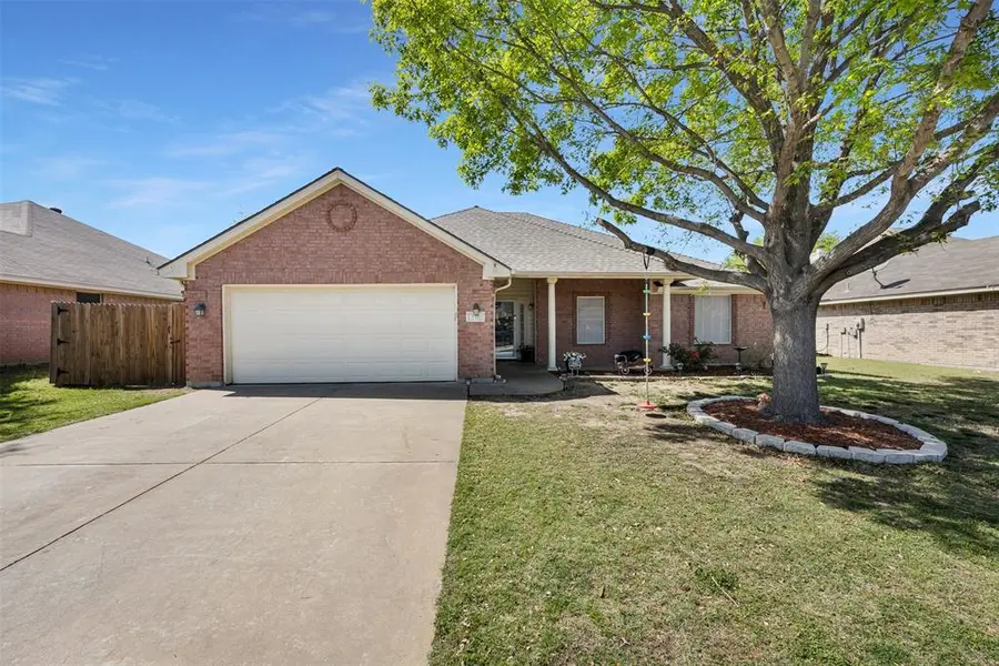 313 Angela Drive, Burleson, TX 76028